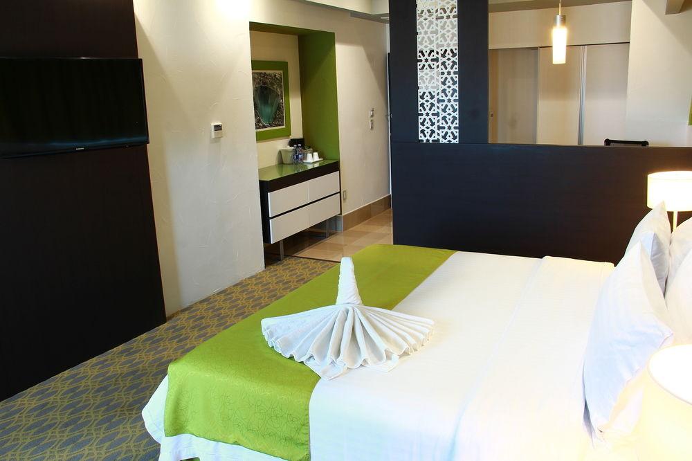 Queretaro Zona Krystal By Ihg 5* El Salitre