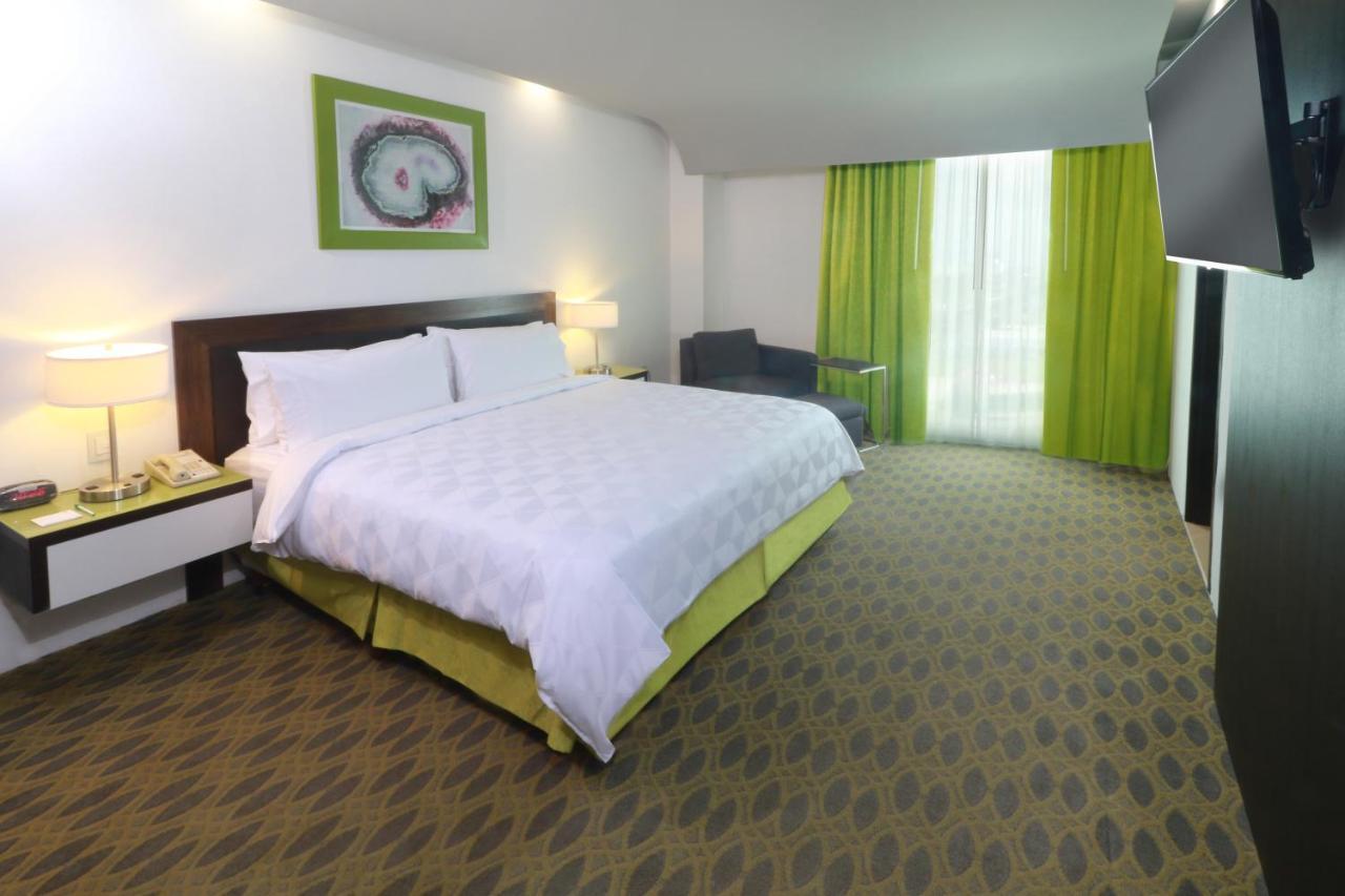 Hotel Queretaro Zona Krystal By Ihg El Salitre