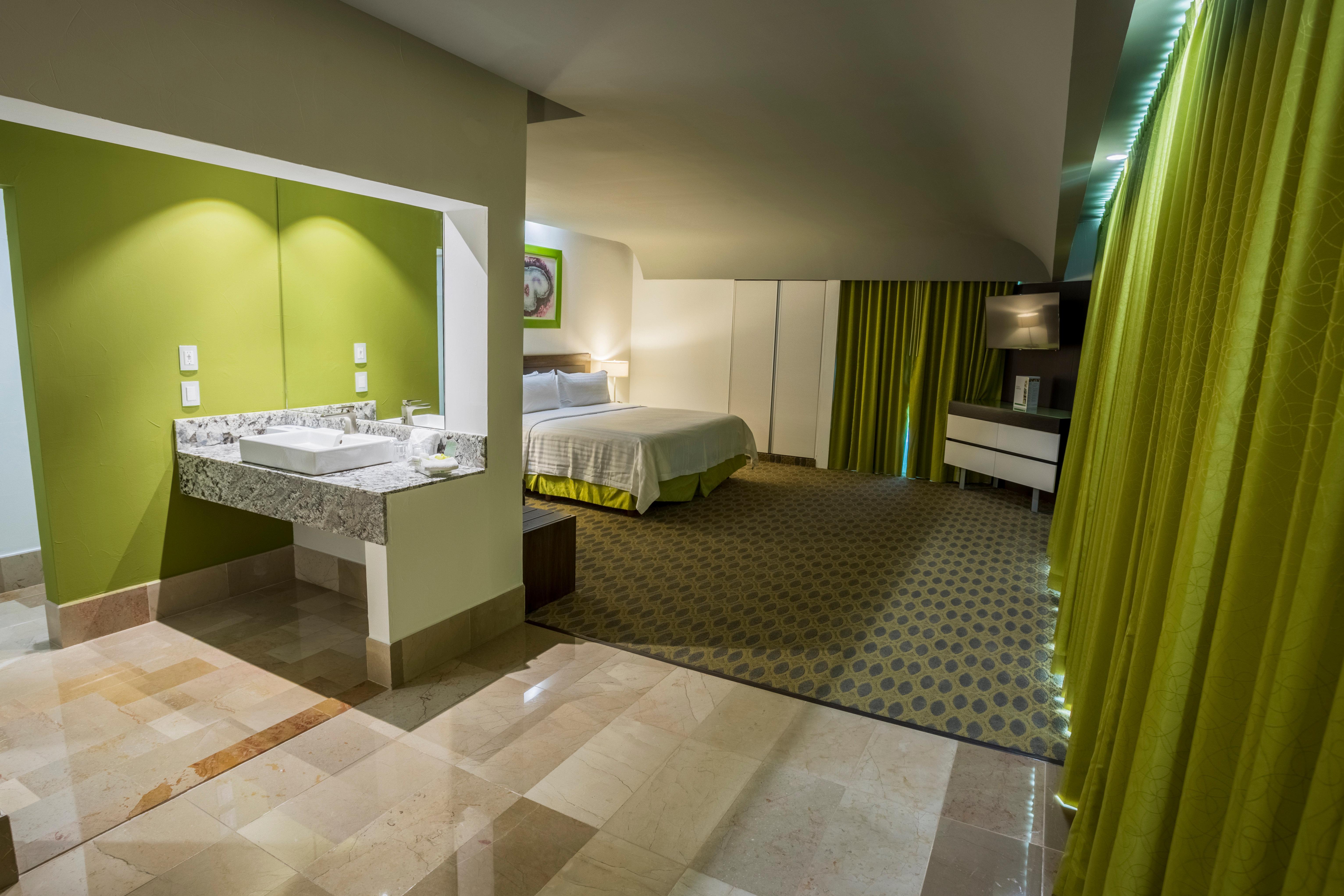Hotel Queretaro Zona Krystal By Ihg 5*