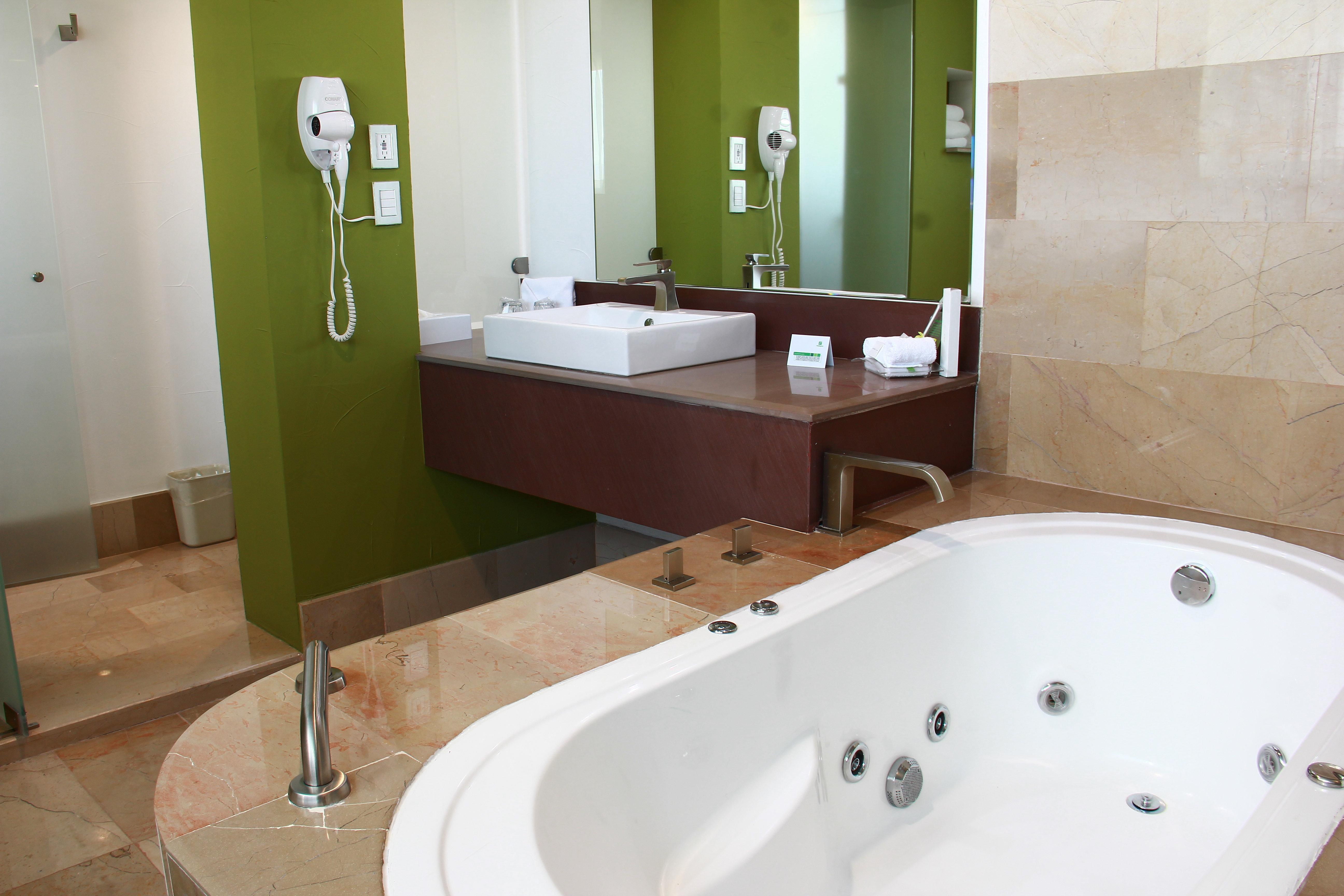 Queretaro Zona Krystal By Ihg 5* El Salitre