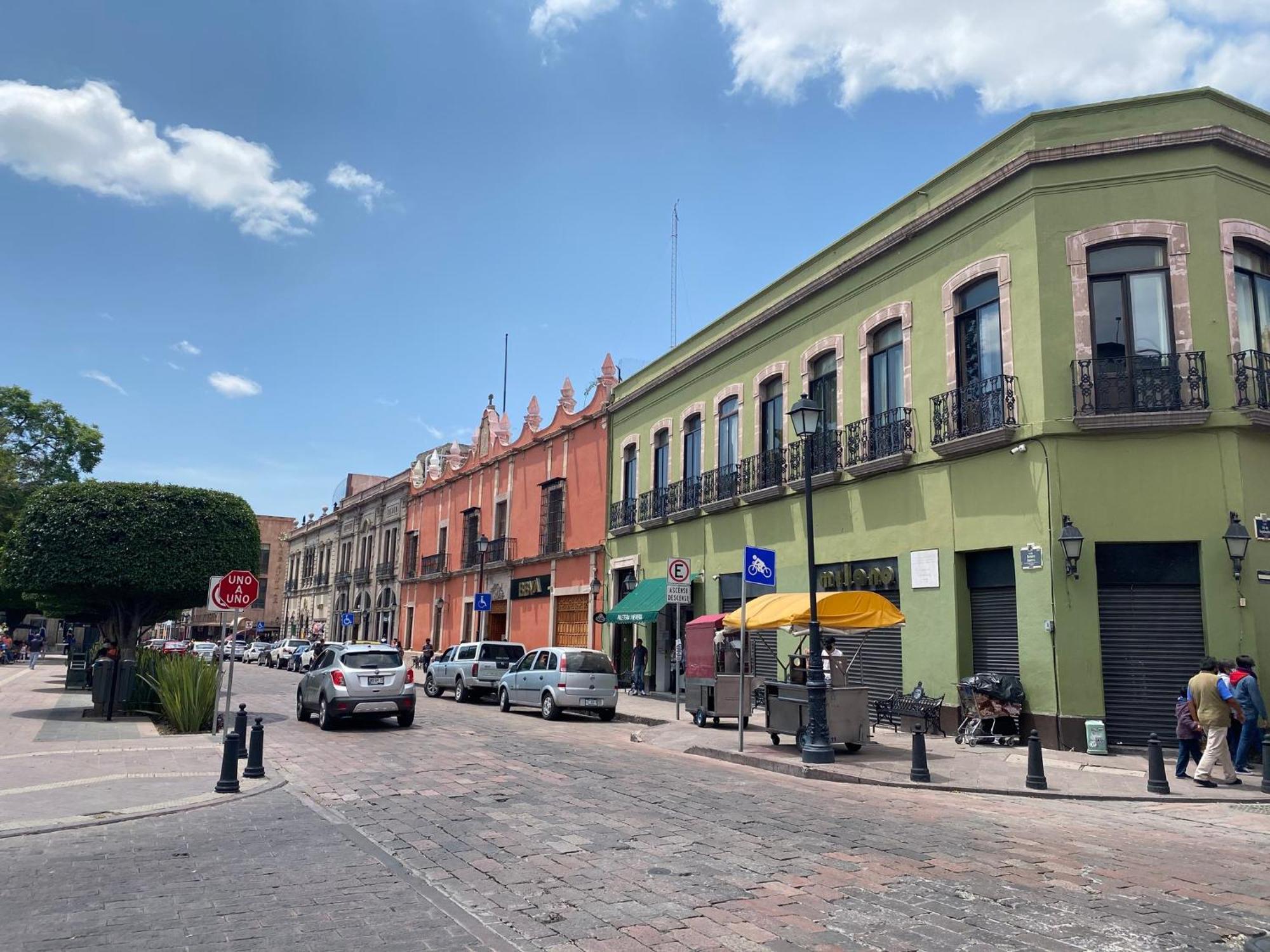Hotel Queretaro Zona Krystal By Ihg 5*